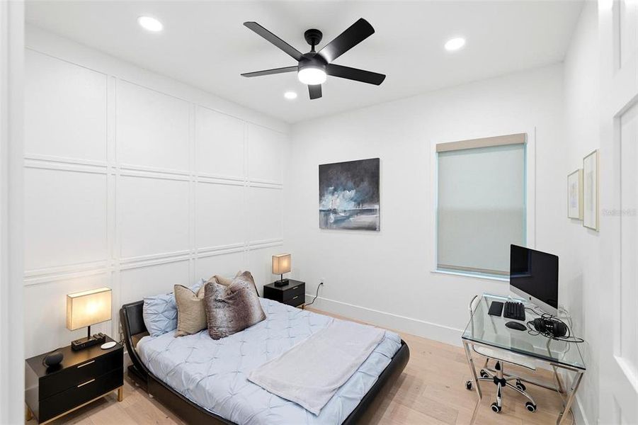 Furnished interior view inside a new home in , Sarasota (Image 66).