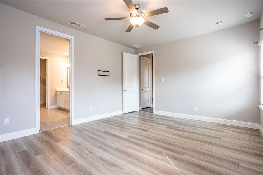 Spacious, unfurnished interior of a new home in , Corinth (Image 32).