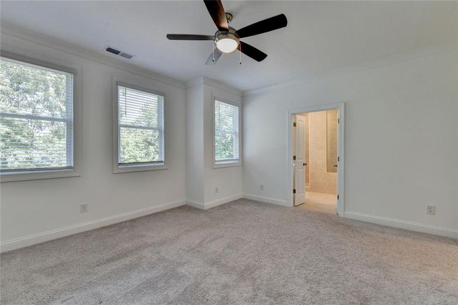 Spacious, unfurnished interior of a new home in , Duluth (Image 15).
