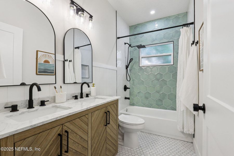 Furnished interior view inside a new home in , Jacksonville (Image 12).