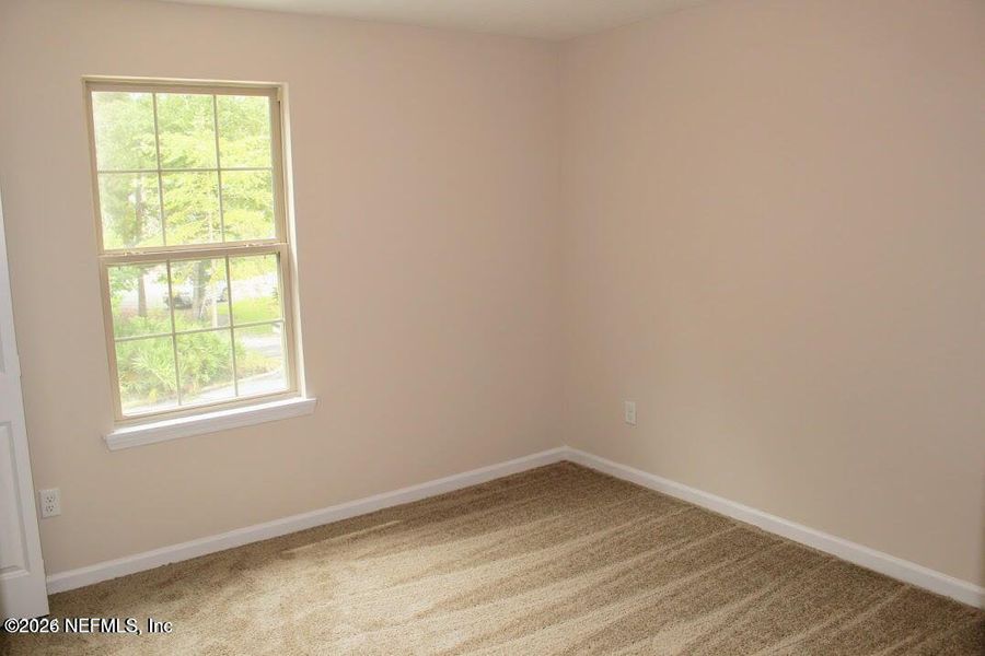 Spacious, unfurnished interior of a new home in , Middleburg (Image 20).
