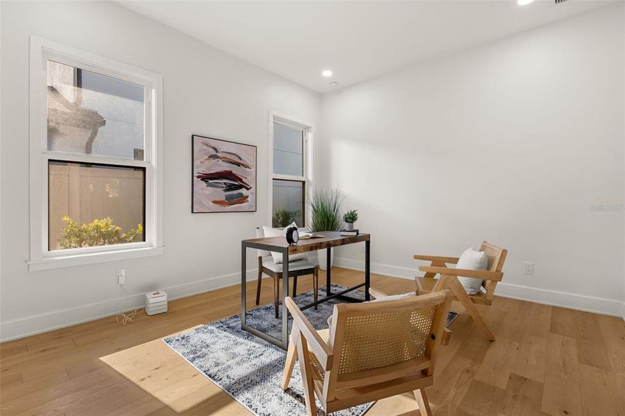 Furnished interior view inside a new home in , Orlando (Image 52).