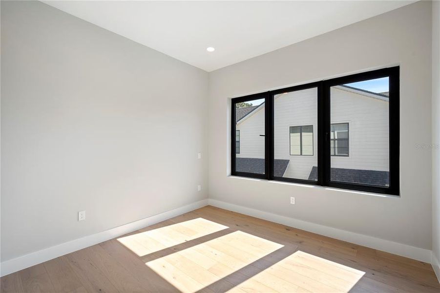 Spacious, unfurnished interior of a new home in , Winter Park (Image 22).