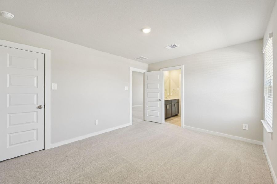 Spacious, unfurnished interior of a new home in Sundance Cove - Premier Series, Crosby (Image 28).