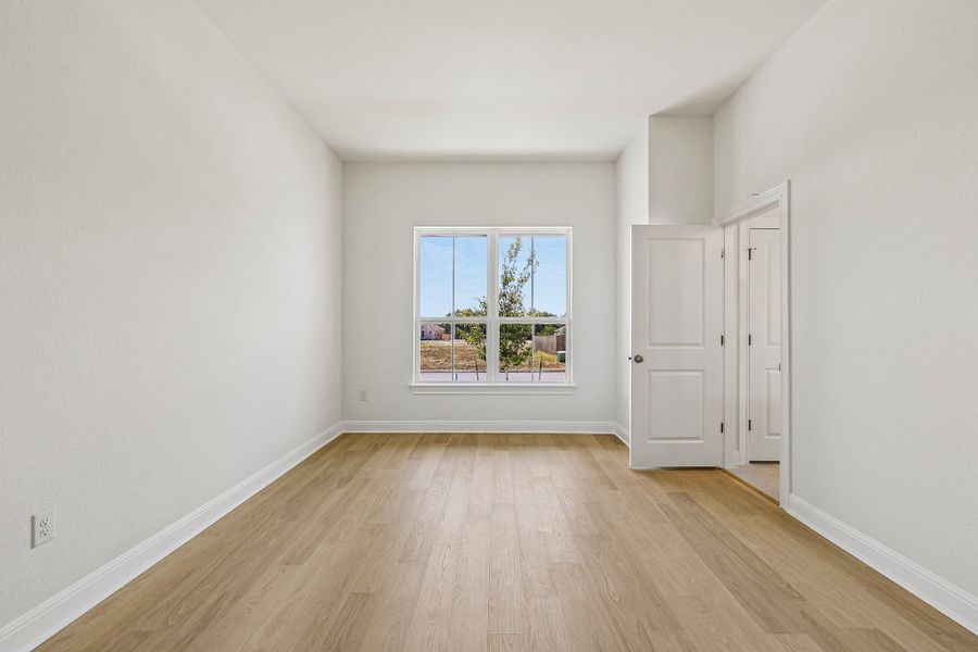 Spacious, unfurnished interior of a new home in Sage Hollow, Kyle (Image 16).