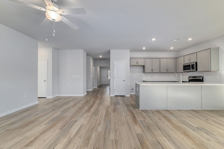 Spacious, unfurnished interior of a new home in Jordan Grove, Conway (Image 13).