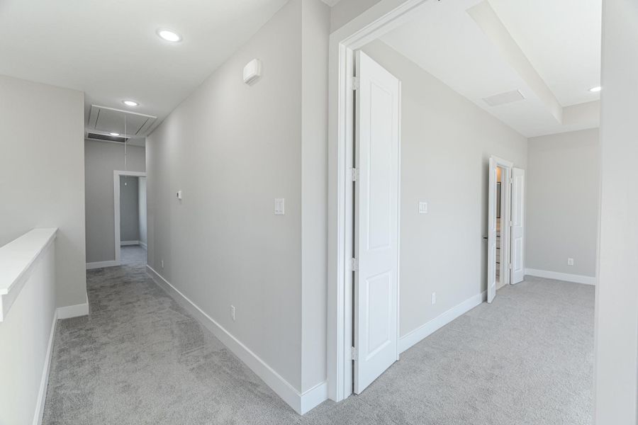 Spacious, unfurnished interior of a new home in , Houston (Image 17).