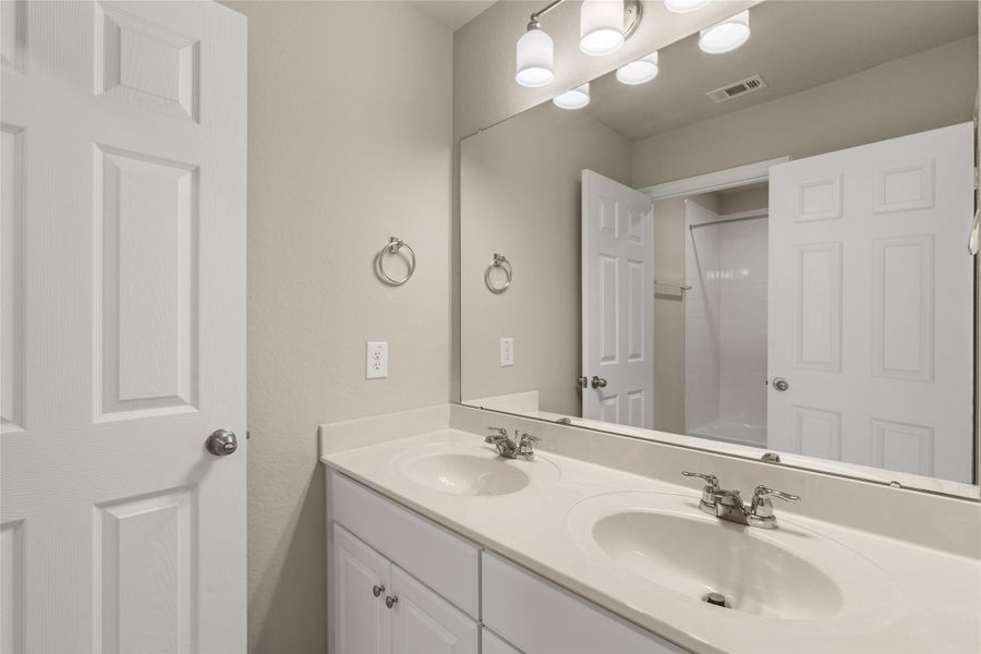 Note: Sample product photo. Actual exterior and interior selections may vary by homesite. Photo may be virtually staged