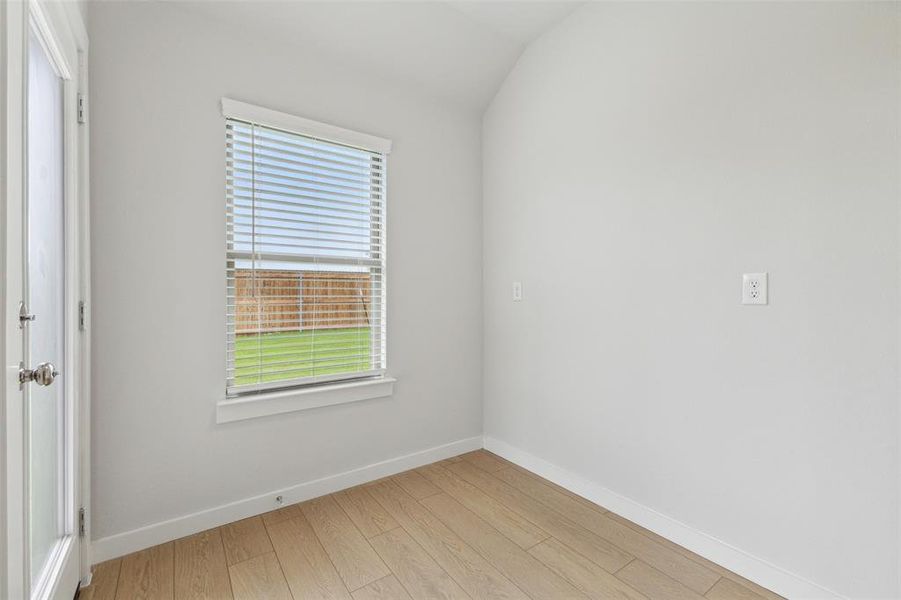 Spacious, unfurnished interior of a new home in Lakehaven, Farmersville (Image 14).