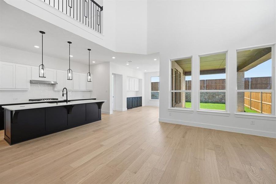 Spacious, unfurnished interior of a new home in Wildridge, Oak Point (Image 14). Spacious, unfurnished interior of a new home in Wildridge, Oak Point (Image 14).