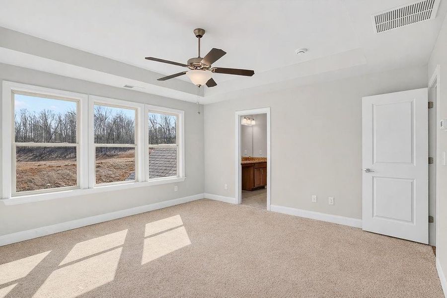 Spacious, unfurnished interior of a new home in , Homer (Image 26).