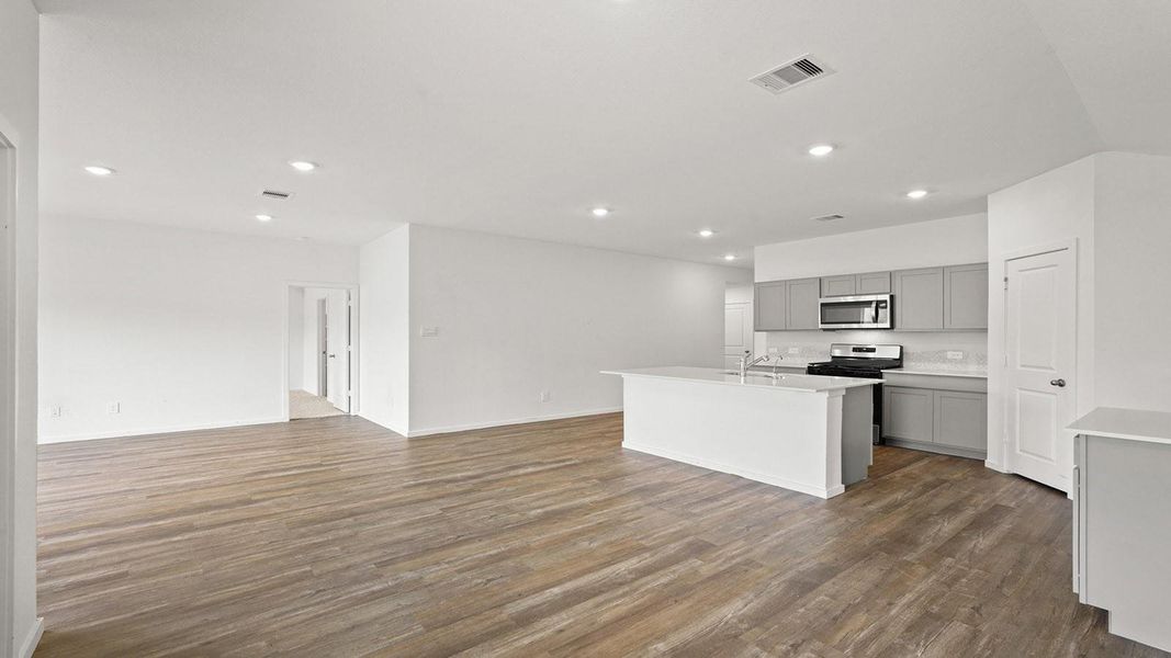 Spacious, unfurnished interior of a new home in Grand Pines, Magnolia (Image 9). Spacious, unfurnished interior of a new home in Grand Pines, Magnolia (Image 9).