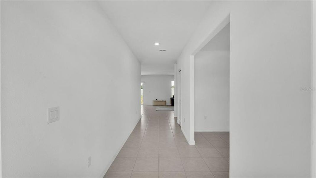 Furnished interior view inside a new home in , Bartow (Image 6).