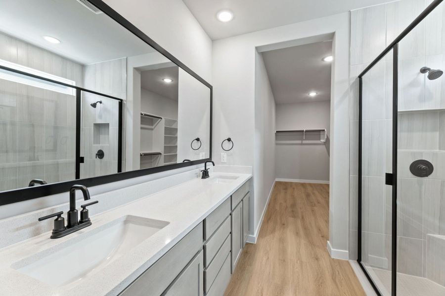 Furnished interior view inside a new home in Veranda Signature, San Antonio (Image 8).