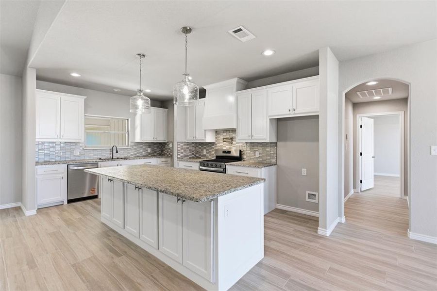 Large kitchen island Large kitchen island