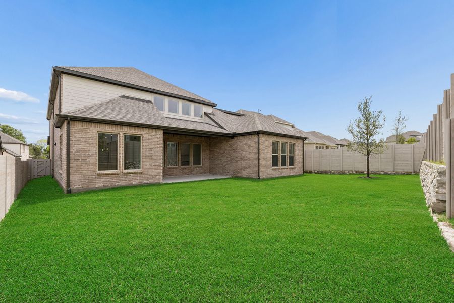 Exterior details and patio area of a home in Painted Tree Lakeside, McKinney (Image 4).