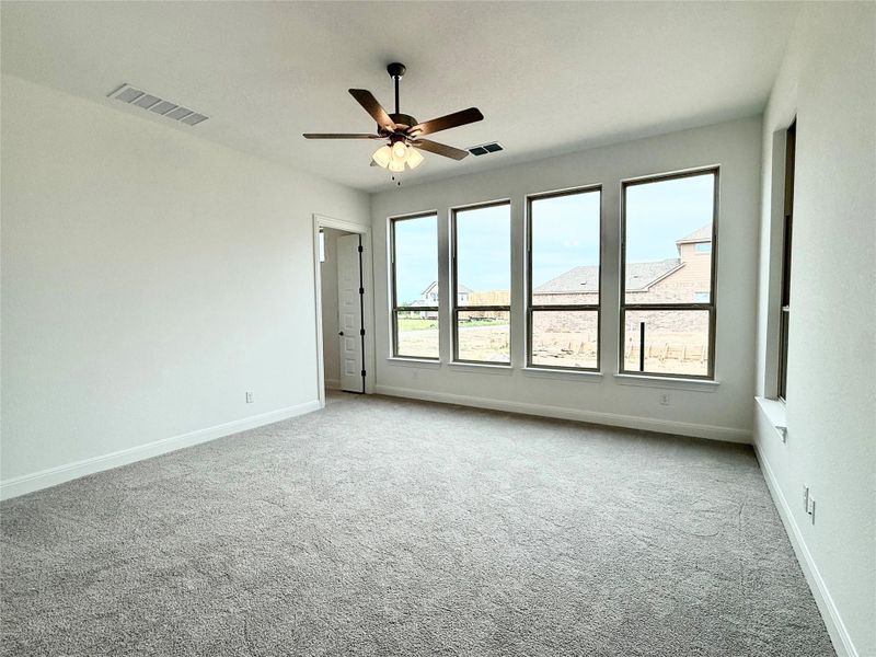 Spacious, unfurnished interior of a new home in Flora, Hutto (Image 9).