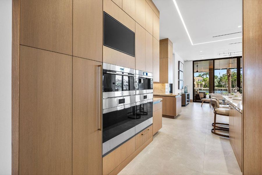 1520_Royal_Palm_Way_17