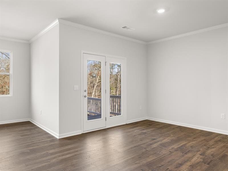 Spacious, unfurnished interior of a new home in Falcon Landing, Gainesville (Image 24).