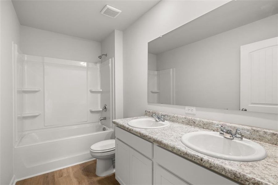 Image 38 of a home in Oakleigh Glen.