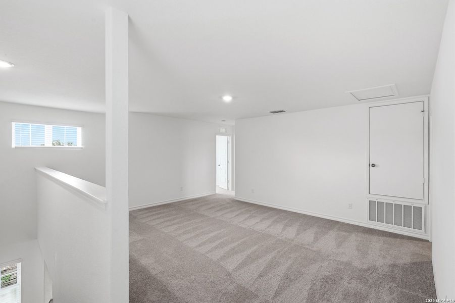 Spacious, unfurnished interior of a new home in Lily Springs, Seguin (Image 16). Spacious, unfurnished interior of a new home in Lily Springs, Seguin (Image 16).