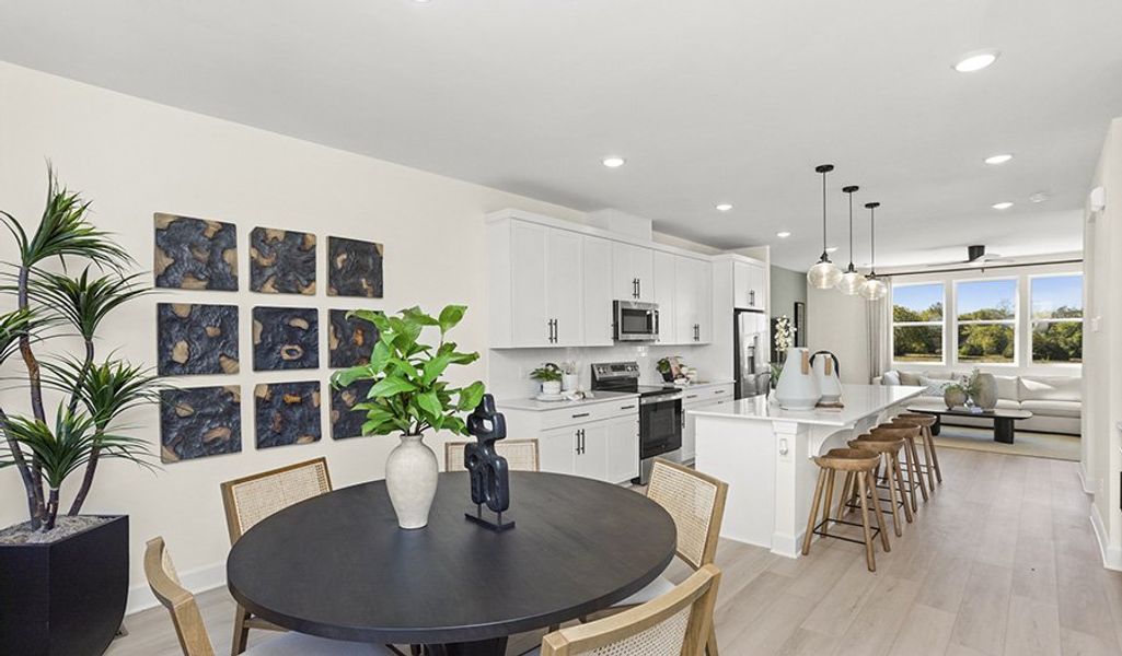 Kimberly-E19K-TheCrossingsatBartonVillage Dining Area