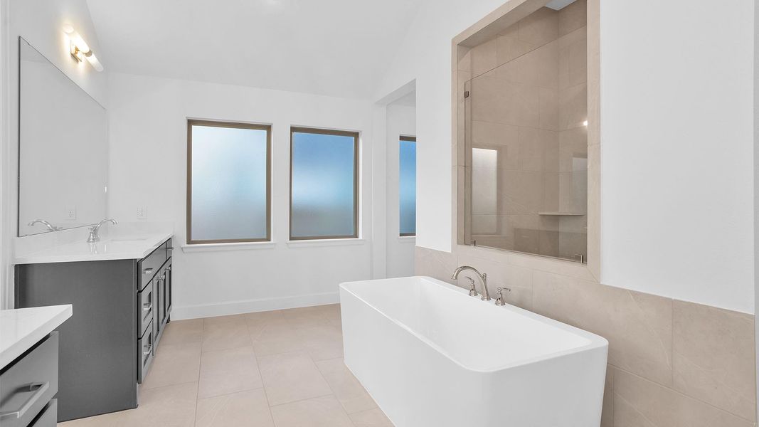 Furnished interior view inside a new home in Valencia, Manvel (Image 8).