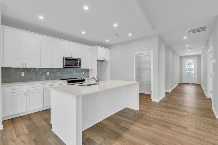 Furnished interior view inside a new home in Social Circle, Chattanooga (Image 4).