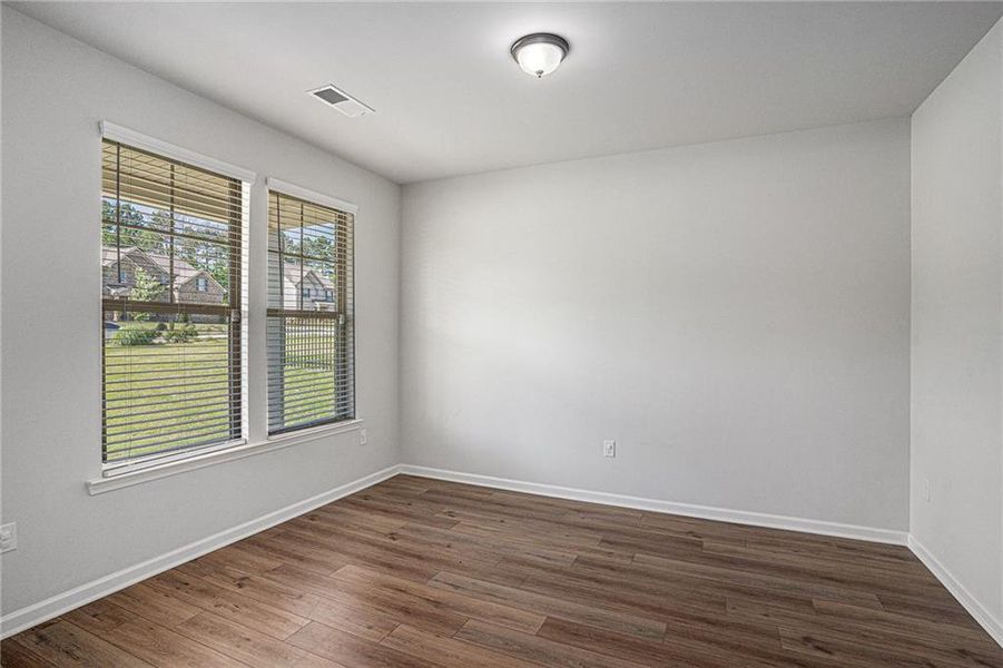 Spacious, unfurnished interior of a new home in , Hampton (Image 33).
