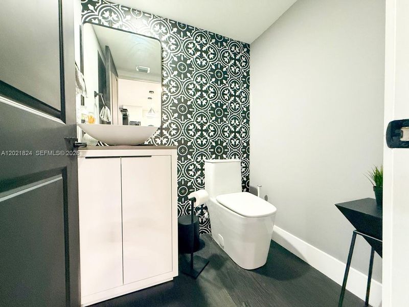 Furnished interior view inside a new home in , Coral Springs (Image 29).