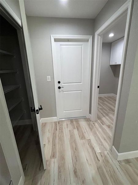 Spacious, unfurnished interior of a new home in , Cape Coral (Image 5).