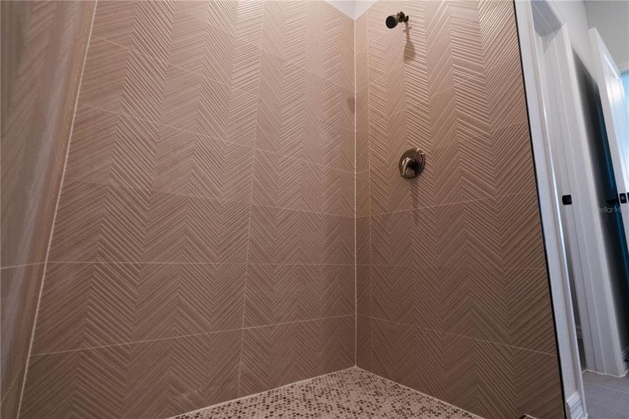 Close-up of interior finishes inside a home in , Tavares (Image 20).