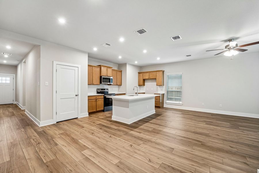 Furnished interior view inside a new home in Three Creeks, Belton (Image 4).