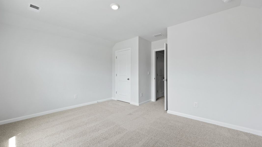 Representative unfurnished interior of a home built from the DARBY-EXP by D.R. Horton in Hillcrest, Ravenel (Image 40).