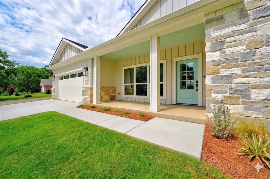 Exterior details and patio area of a home in , Gun Barrel City (Image 23).
