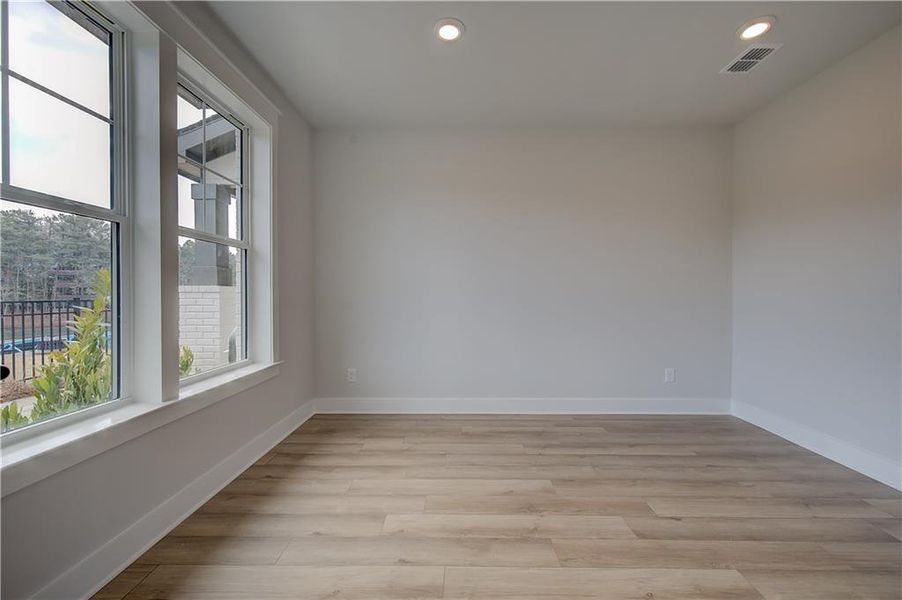 Spacious, unfurnished interior of a new home in Barrett Pointe, Kennesaw (Image 13). Spacious, unfurnished interior of a new home in Barrett Pointe, Kennesaw (Image 13).