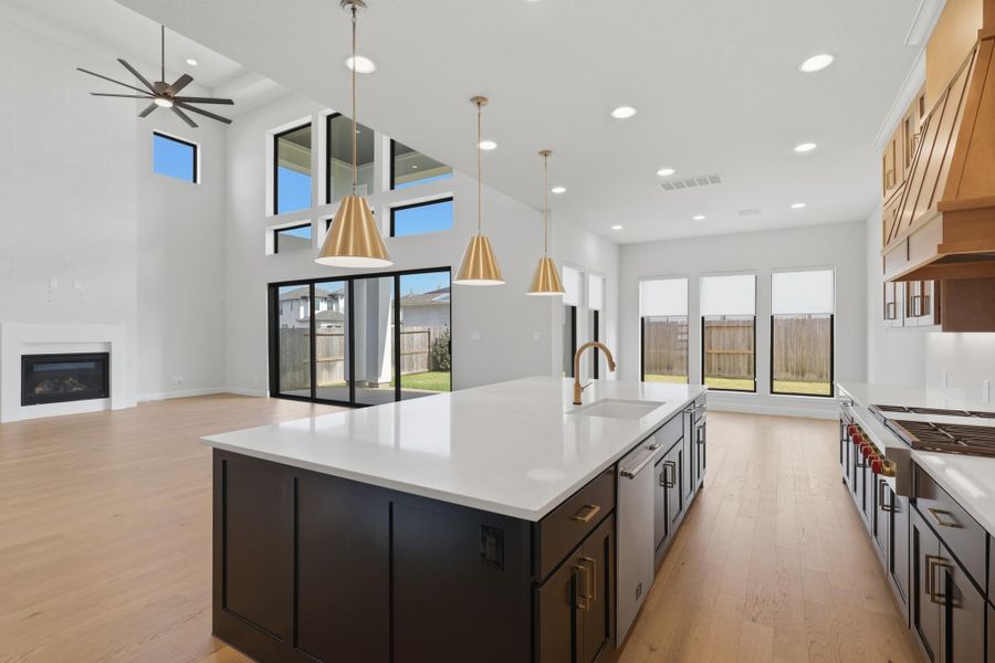 Furnished interior view inside a new home in Sienna, Missouri City (Image 10).