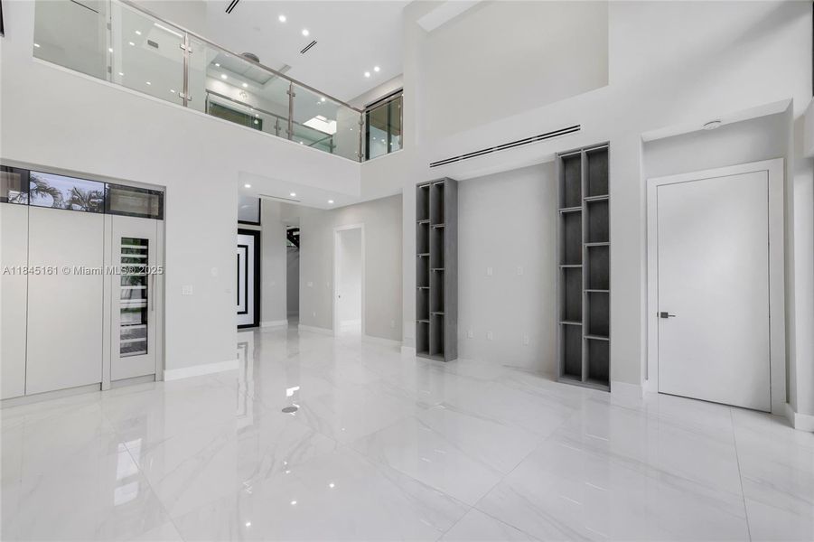 Spacious, unfurnished interior of a new home in , Fort Lauderdale (Image 24). Spacious, unfurnished interior of a new home in , Fort Lauderdale (Image 24).