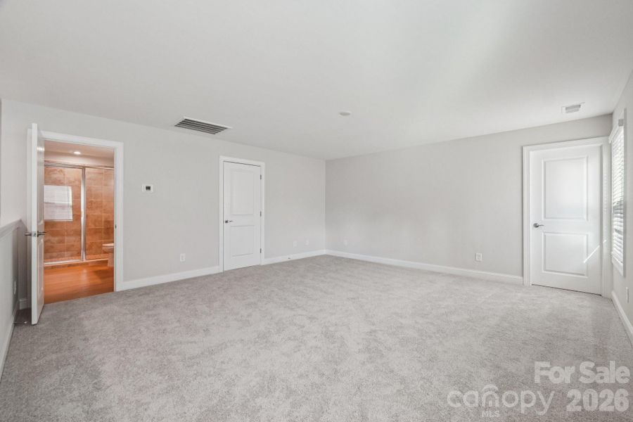 Spacious, unfurnished interior of a new home in , Charlotte (Image 23).
