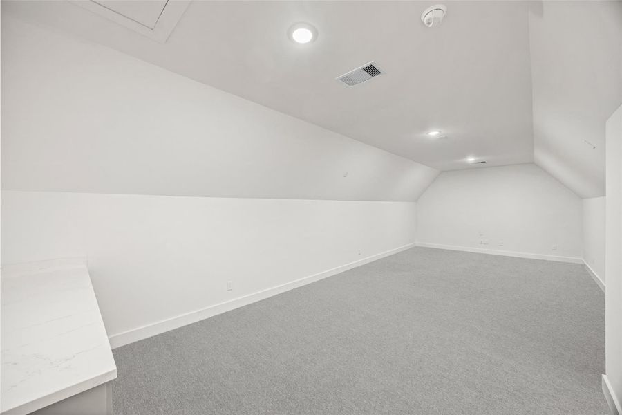 Spacious, unfurnished interior of a new home in , Houston (Image 42).
