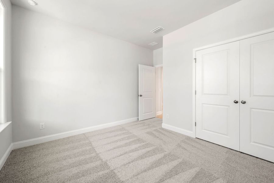 Spacious, unfurnished interior of a new home in Heartwood, Richmond Hill (Image 14).