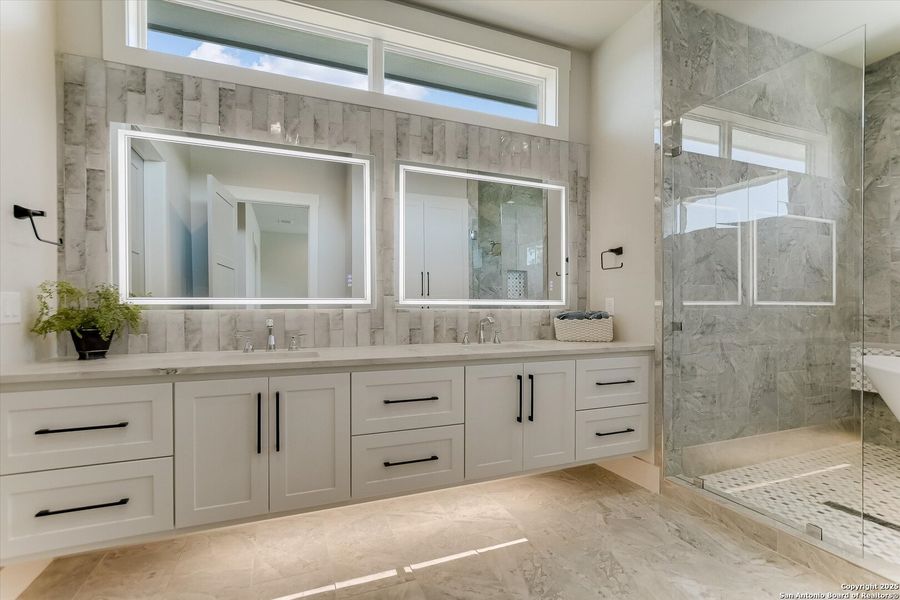 Furnished interior view inside a new home in , Kingsland (Image 13).