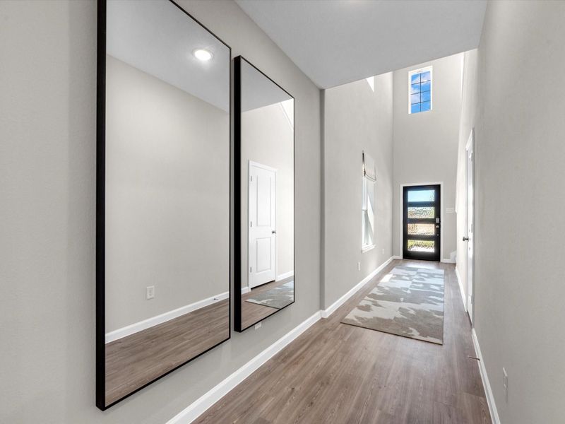 Spacious, unfurnished interior of a new home in Granger Pines, Conroe (Image 14).