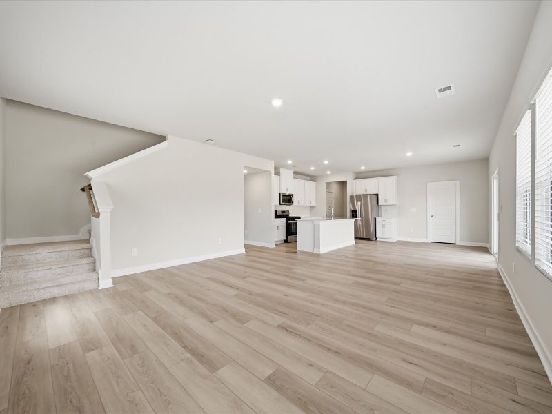 Spacious, unfurnished interior of a new home in The Landing at Stratford Crossing, Boiling Springs (Image 9).