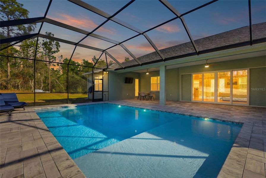 Exterior details and patio area of a home in , Beverly Hills (Image 33).