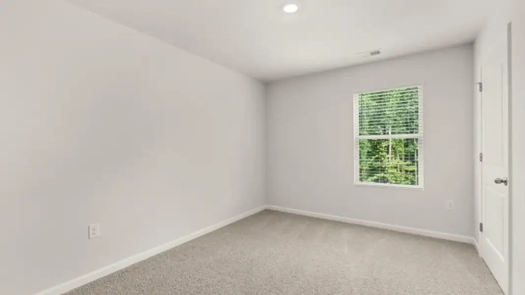 Spacious, unfurnished interior of a new home in , Gainesville (Image 25).