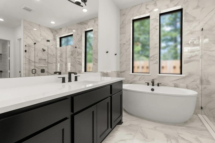 The Eastland II Primary Bath