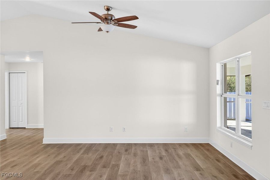 Spacious, unfurnished interior of a new home in Cape Coral, Cape Coral (Image 31).
