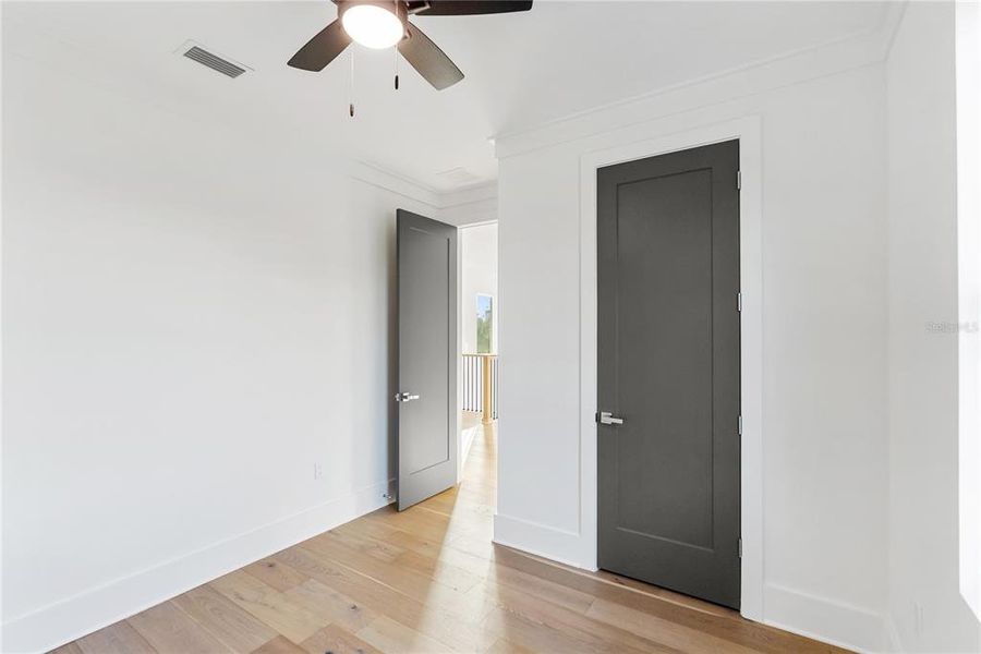 Spacious, unfurnished interior of a new home in , Sarasota (Image 64).