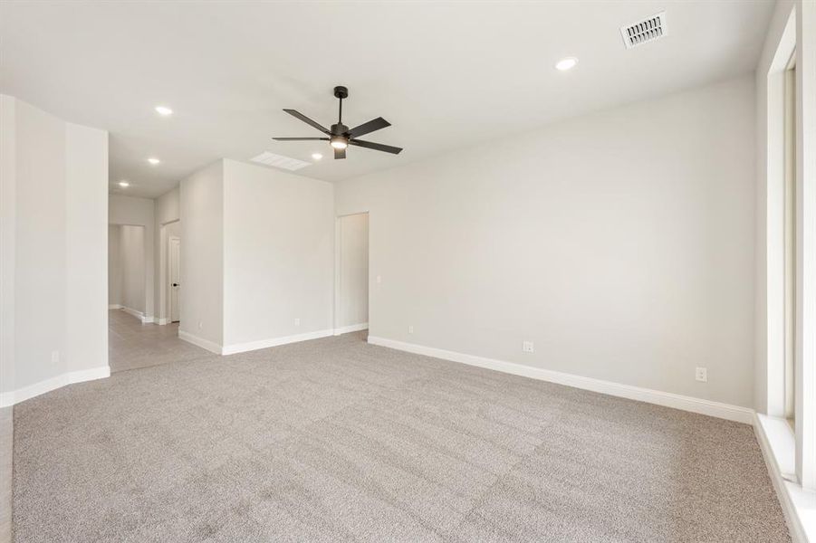 Spacious, unfurnished interior of a new home in Eagle Glen 50, Alvarado (Image 32).